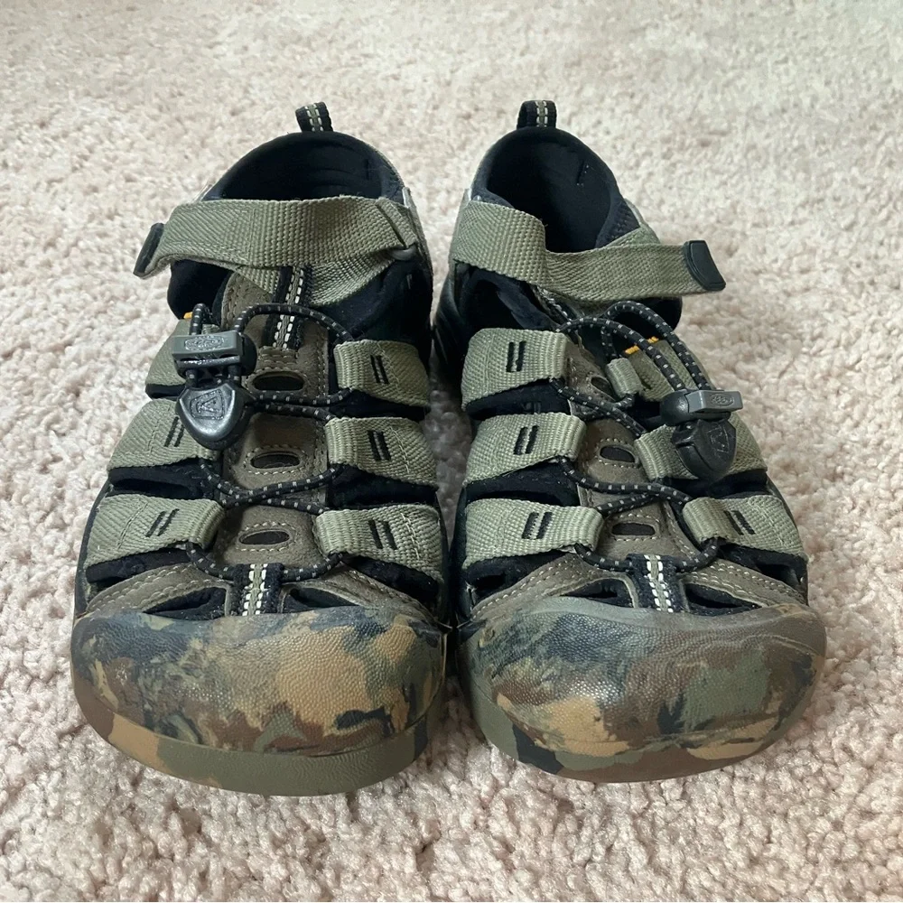 Kid Keen Camo Water Shoes Rugged Toe Cap Design